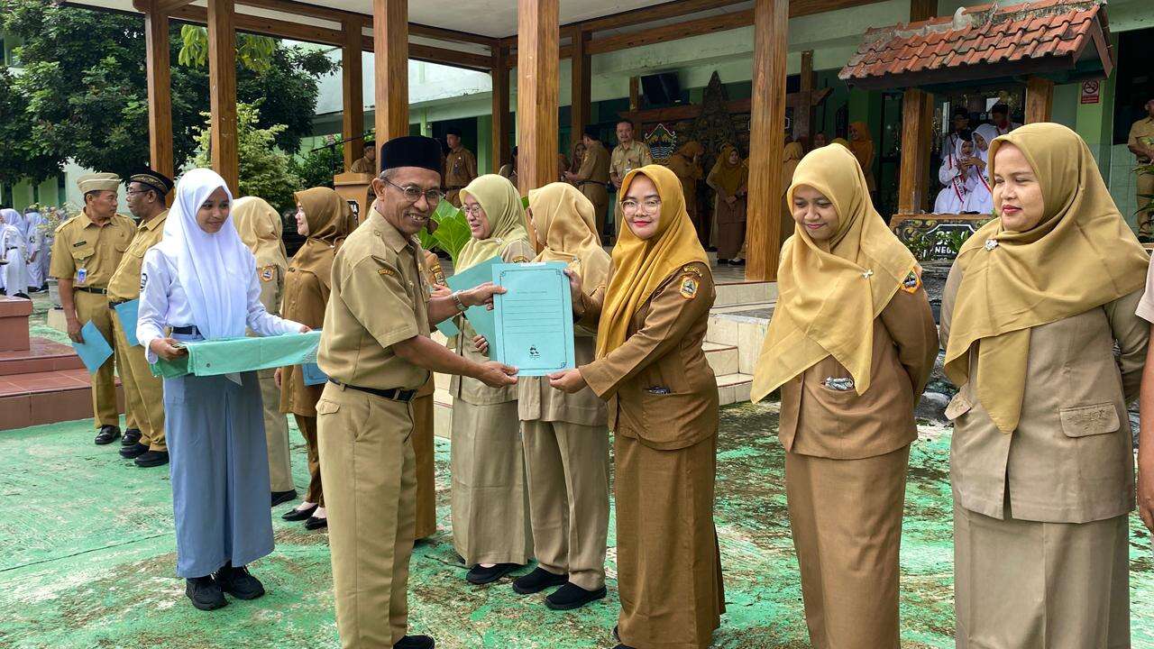 BACK TO SCHOOL SMA NEGERI 1 MOJOGEDANG